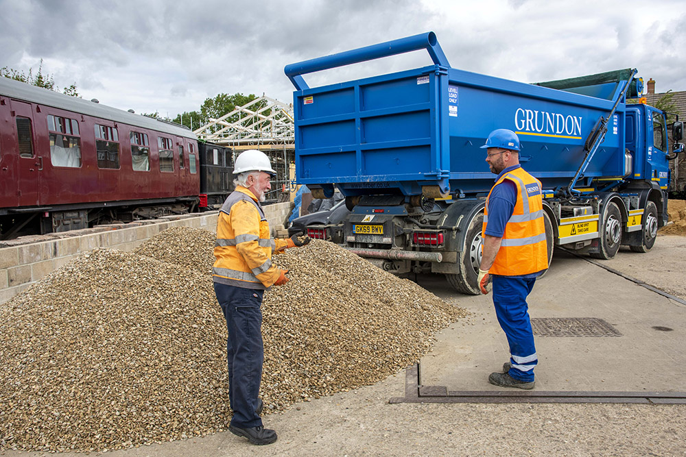 Grundon Sand &amp; Gravel donated over 40 tonnes of building materials directly from its nearby New Barn Farm quarry, near Cholsey.